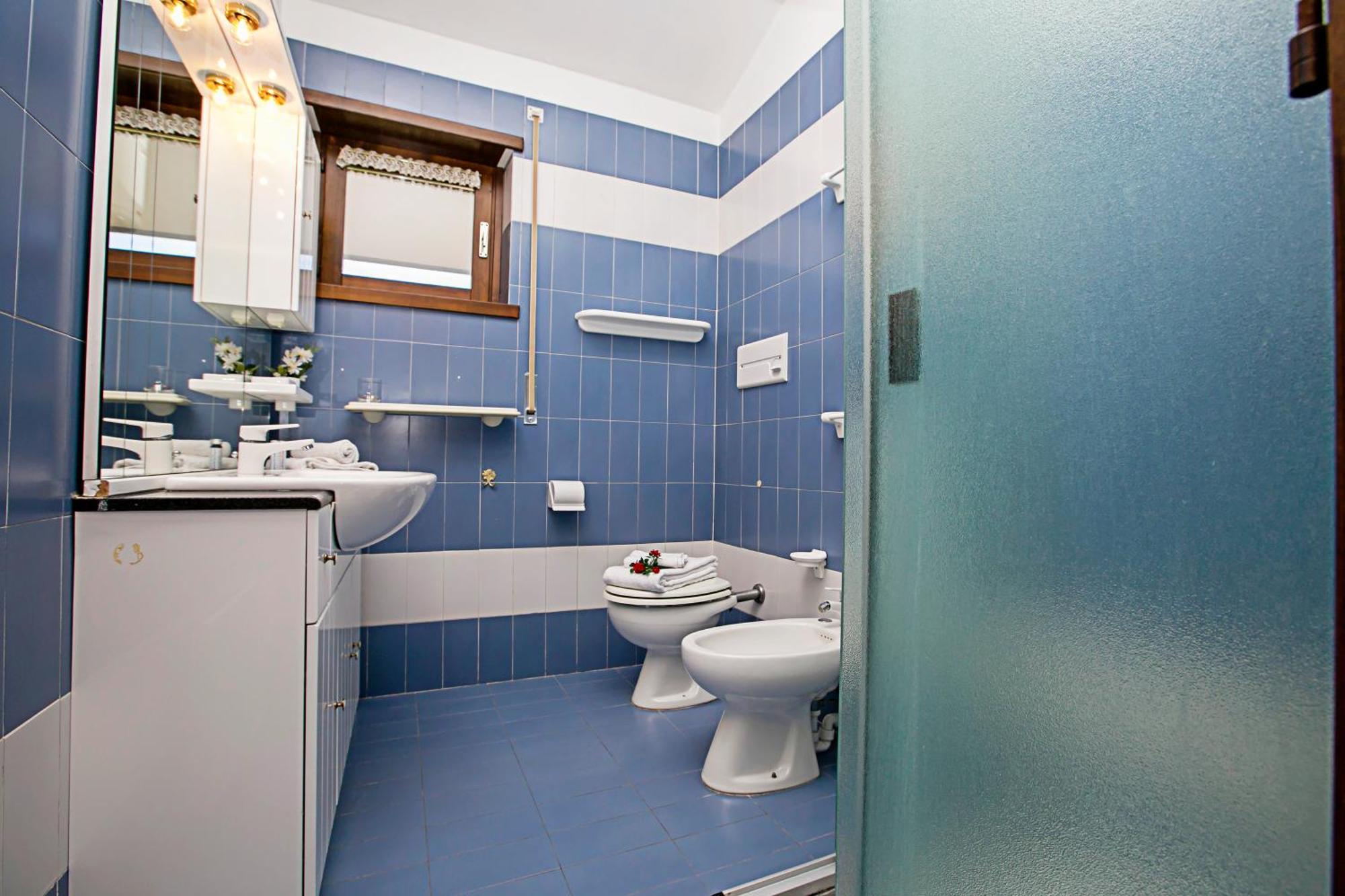 Residence Christina Due Laghi - Happy Rentals Тенно Екстер'єр фото