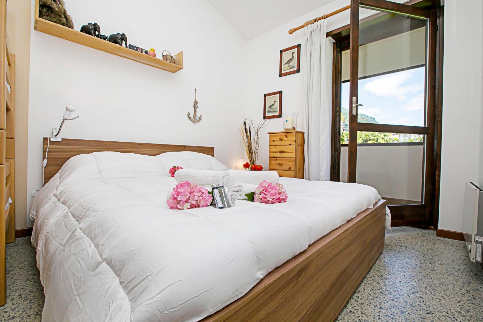 Residence Christina Due Laghi - Happy Rentals Тенно Екстер'єр фото
