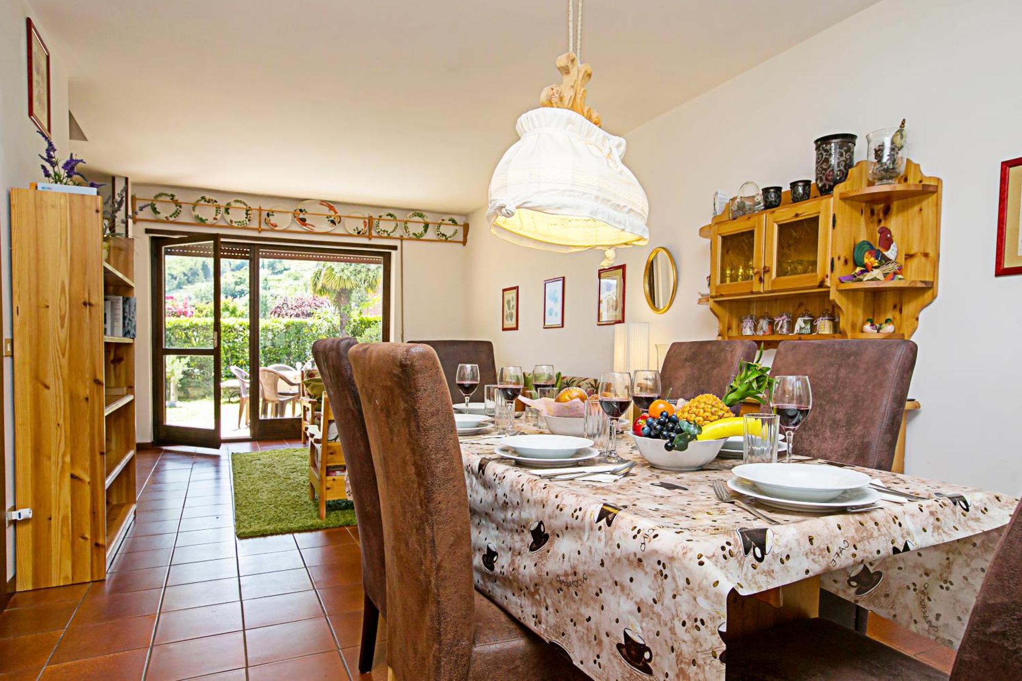 Residence Christina Due Laghi - Happy Rentals Тенно Екстер'єр фото